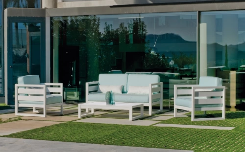 Salon de jardin - COSMOS-7 LUX - Aluminium blanc - Coussins tissu Artic bleu clair - 4 à 5 places