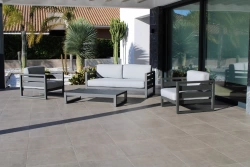 Salon de jardin - COSMOS-7 LUX - Aluminium anthracite - Coussins tissu Cloud gris clair - 4 à 5 places