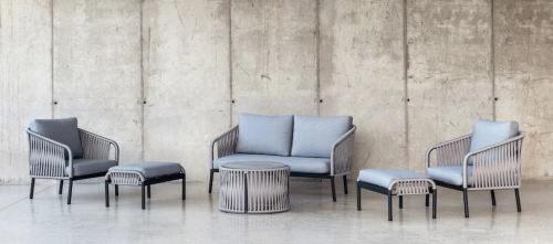 Salon de jardin avec corde – YINA-9 LUX – Aluminium anthracite – Corde grise – Coussins tissu Cloud gris clair – 4 à 6 places