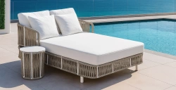 Lit de jardin double avec table d’appoint – REINUS-CAMA-MESA LUX – Aluminium blanc et corde champagne – Coussins Liso blanc