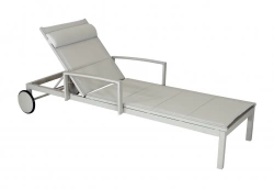 Lit de relaxation en aluminium et TPEP matelassé – NINA – Dossier réglable avec accoudoirs et roues – Coloris crème et chevron